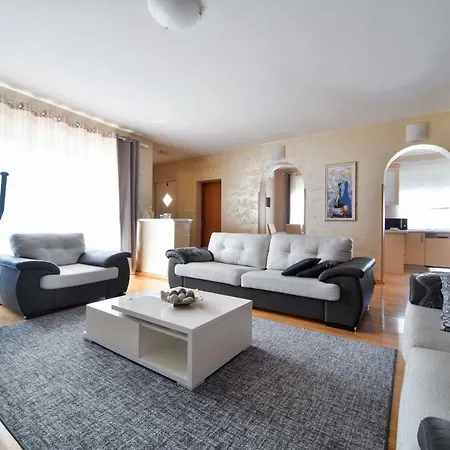 Apartment Deluxe Valentina